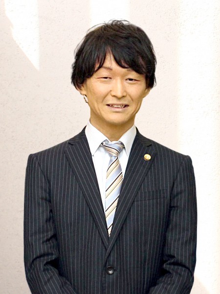 弁護士法人フルサポート 代表弁護士 西面将樹様